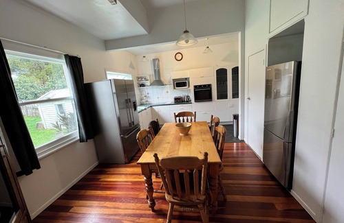 Epsom Villa | LA CASA BONITA AUCKLAND KING ENSUITE HABITACIÓN VINTAGE