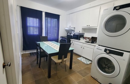 Roussillon Regional County Municipality Apartamento | King & Queen Beds, 2 Bedrooms Apartment with Parking, River View