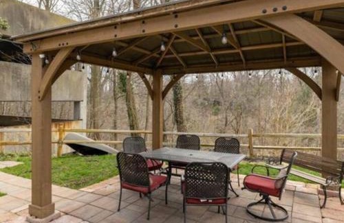 Fairview Park Apartamento | King & Queen Memory foam beds! 2-4c Georgetown Villas