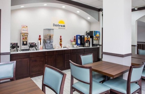 Orlando Apartamento | King Room Near Waffle House ORL