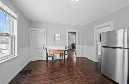 Davenport Apartamento | King Suite, Firepit, bsmnt, W/D!