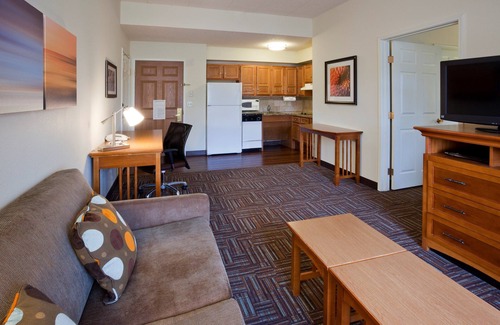 West Bloomington Condominio | Suite King. Desayuno gratis. Piscina y jacuzzi. Transporte gratuito al centro comercial de América. Retiro relajante!