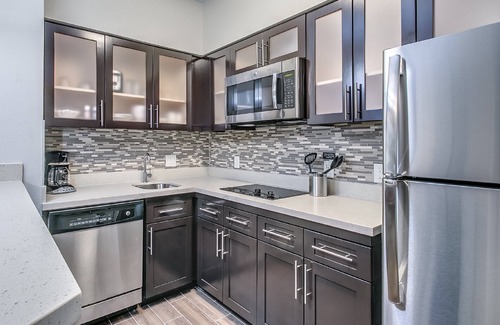 Lubbock Condominio | Suite King. Desayuno buffet gratis. ¡Cerca de la Universidad Tecnológica de Texas!