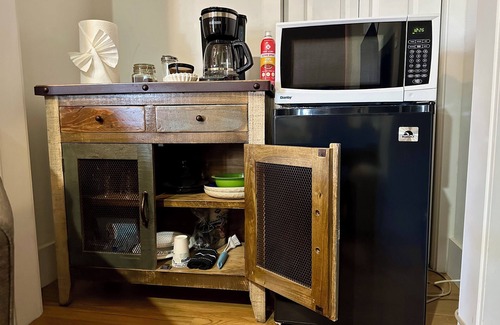 Westcliffe Hotel | King Suite with Large Bathroom