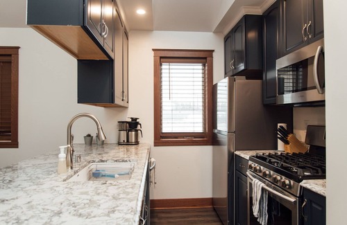 Powderhorn Casa | Kingfield, Minneapolis; Duerme 6; Nueva construcción, a 3 millas del centro