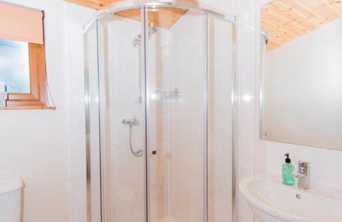 Cupar Casa | Kingfisher Lodge with Hot Tub near Cupar Fife