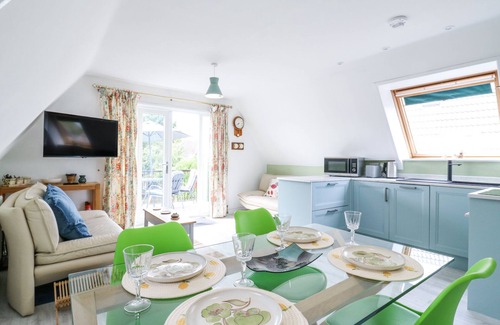 Thistley Green Cabaña | KINGFISHER, pet friendly, character holiday cottage in Isleham