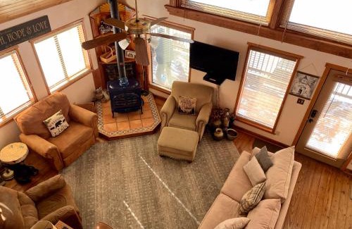 Red River Casa | Kings Mountain Kabin With High Speed Wifi