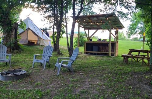 Eureka Springs Alquiler De RV | Kings River Bell Tent Glamping
