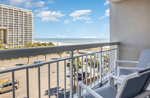 Arcadian Shores Condominio | Kingston Residences 2 Bedroom Ocean View Condos