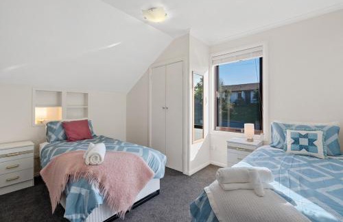 Kingston Apartamento | Kingston Stylish Villa-Cozy meets convenience