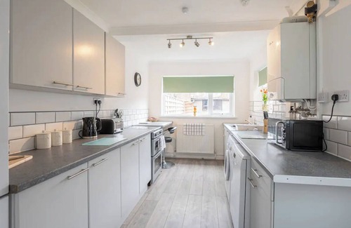 Goole Casa | Kingsway Property. 4 bed, 5 guests.