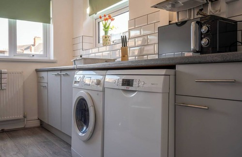 Goole Casa | Kingsway Property. 4 bed, 5 guests.