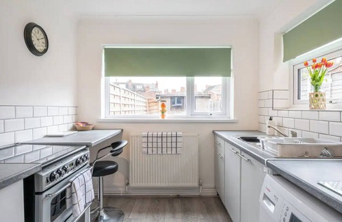 Goole Casa | Kingsway Property. 4 bed, 5 guests.