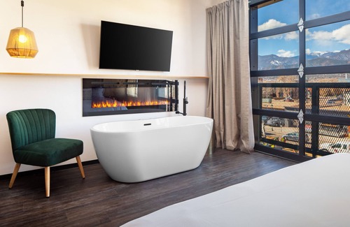 Downtown Colorado Springs Hotel | Kinship Landing