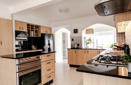 Bateau Bay Casa | Kipling House. Complete comfort, charm and style.