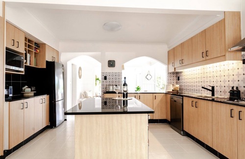Bateau Bay Casa | Kipling House. Complete comfort, charm and style.