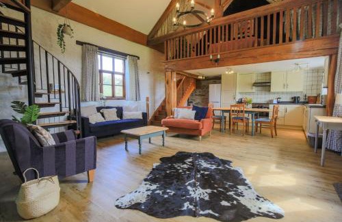 Hawkridge Casa | Kiri & Norton a Combined Retreat for 10 Guests