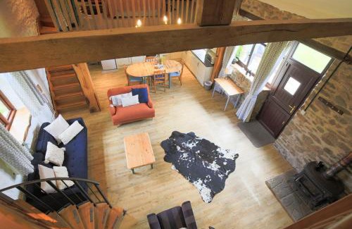 Hawkridge Casa | Kiri & Norton a Combined Retreat for 10 Guests