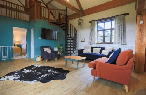 Hawkridge Casa | Kiri & Norton a Combined Retreat for 10 Guests