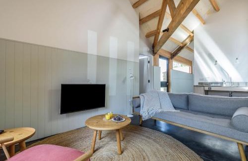 West Compton Casa | Kittwhistle
