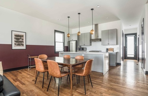 Germantown Condominio | Kitty, Faith & Barbara by Avantstay 3 Unit Buyout w/ 12br in Heart of Nashville