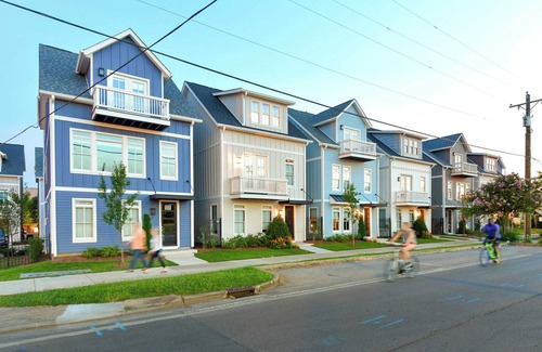 Germantown Condominio | Kitty, Faith & Barbara by Avantstay 3 Unit Buyout w/ 12br in Heart of Nashville