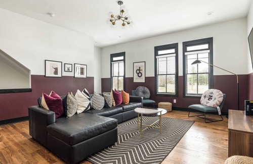 Germantown Condominio | Kitty, Faith & Barbara by Avantstay 3 Unit Buyout w/ 12br in Heart of Nashville