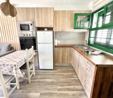 El Cotillo Apartamento | Kiwi Smoothie - En la playa, doble terraza, cocina completa, dos camas y Wifi