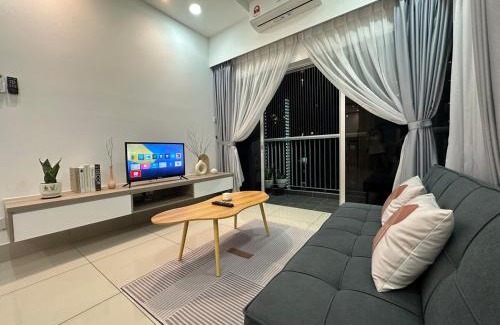 Salak South Apartamento | KL City 3BR 3Bath Condo , Razak city ,TV box & Pool