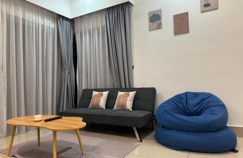 Salak South Apartamento | KL City 3BR 3Bath Condo , Razak city ,TV box & Pool