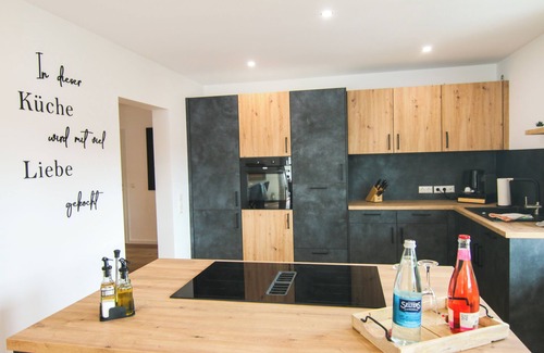 Niedershausen Apartamento | Kleeoase: Luxury apartment | jacuzzi | roof terrace | cooking island