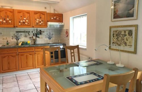 Nardevitz Casa | Kleine reetgedeckte Doppelhaushälfte in idyllischer Lage