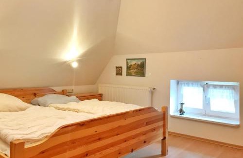 Nardevitz Casa | Kleine reetgedeckte Doppelhaushälfte in idyllischer Lage