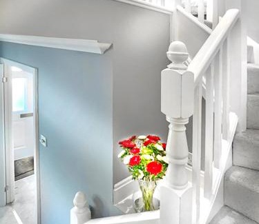 Knaphill Apartamento | Knaphill - 2 Bedroom House - With Parking