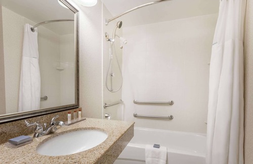 Seven Oaks Hotel | Knights Inn Columbia