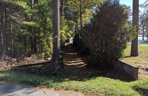 East Tawas Casa | Knotty Pine Cabin short distance to Lake Huron Access! Near Tawas Point