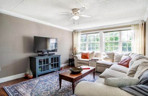 Downtown Knoxville Casa | Knoxville Native - Close to Downtown!