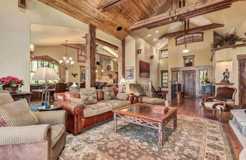 The Highlands Casa | Kodi Lodge by Great Western Lodging