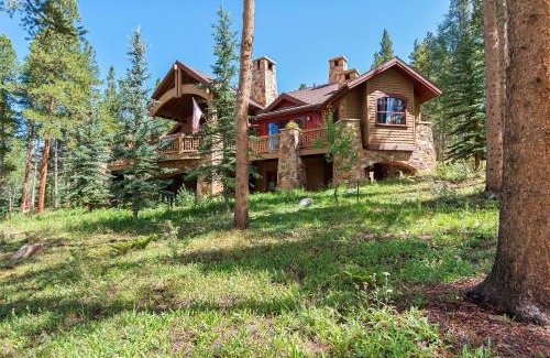 The Highlands Casa | Kodi Lodge by Great Western Lodging