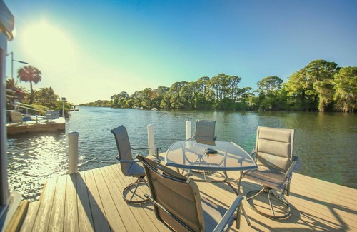 Merritt Island Alquiler De Eote | Kokomo Floating Bungalow