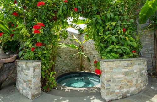 Venetian Road Settlement Casa | Kokomo Ultra-lux King - King Cottage