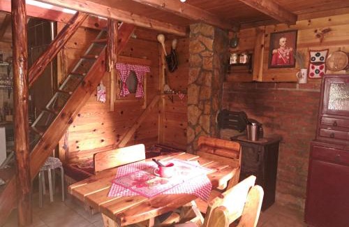 Beserovina Casa | Koljeba Ikica i Makica