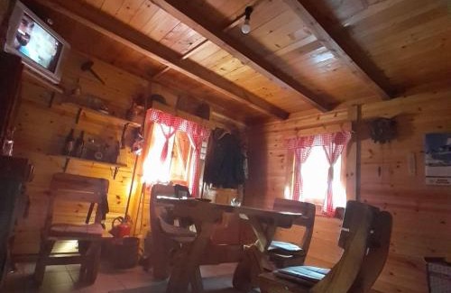 Beserovina Casa | Koljeba Ikica i Makica