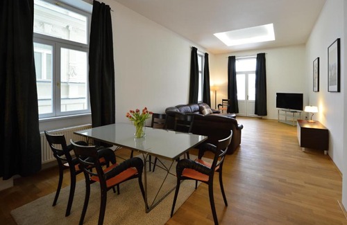 Marianske Lazne Apartamento | Kolonada Luxury 2 bedroom apartment with balcony