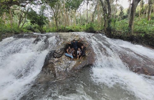 Suryanelli Otro | Kolukkumalai Valley Camp