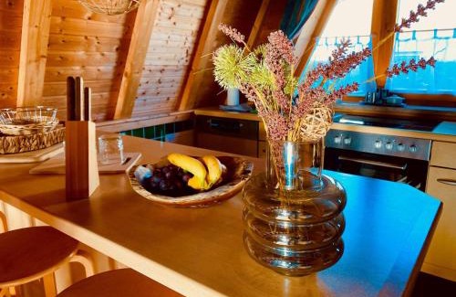 Kroeslin Casa | Komfortabeles-Finnhuetten-Ferienhaus-im-Fischerdorf-Freest