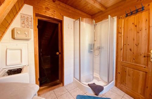Kroeslin Casa | Komfortabeles-Finnhuetten-Ferienhaus-im-Fischerdorf-Freest