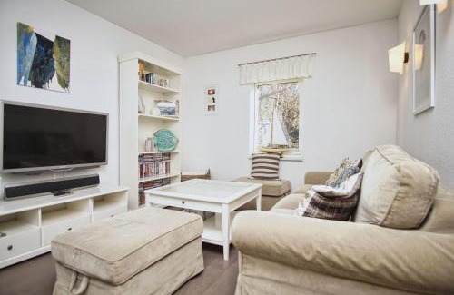 Wiek Casa | komfortables Haus mit Kamin, Sauna, Garten, Terrasse - Ferienhaus Sternschnuppe