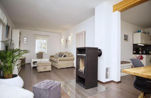 Wiek Casa | komfortables Haus mit Kamin, Sauna, Garten, Terrasse - Ferienhaus Sternschnuppe